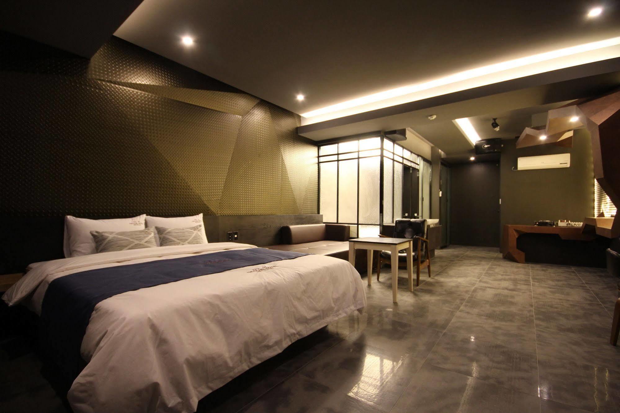 The Club Hotel Seomyeon Пусан Екстер'єр фото